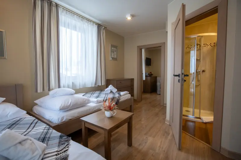 Izba Apartmán s balkónom v KLAZO s. r. o. – Penzión Kamea - Apartmán s balkónom